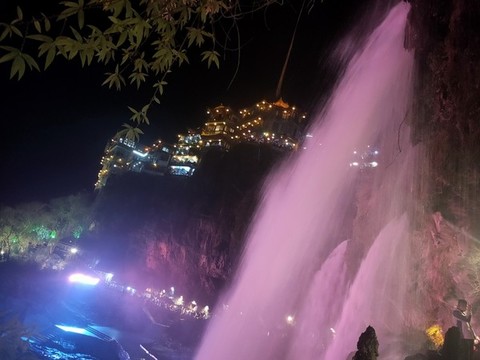 夜晚的芙蓉鎮(zhèn)
