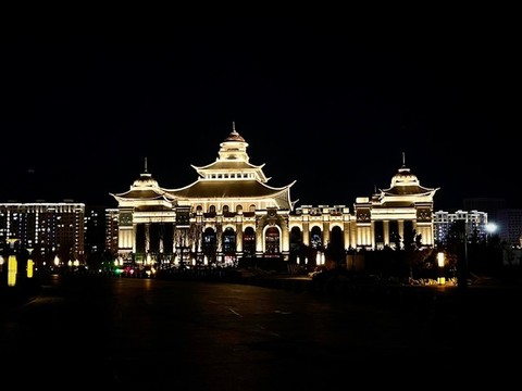 烏蘭牧騎宮夜景
