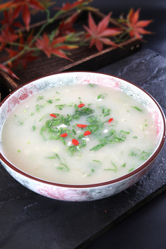 小雞洋芋湯