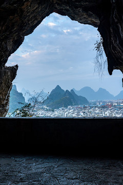 廣西桂林山水疊彩山