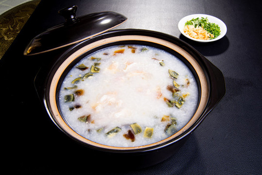 皮蛋排骨粥