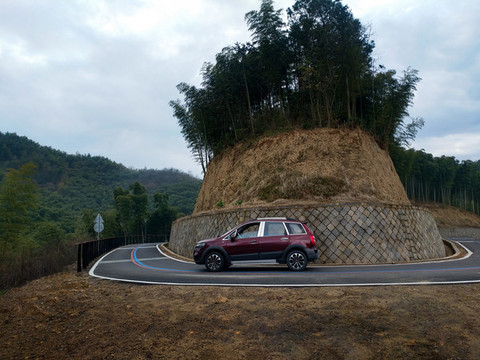山路行車(chē)