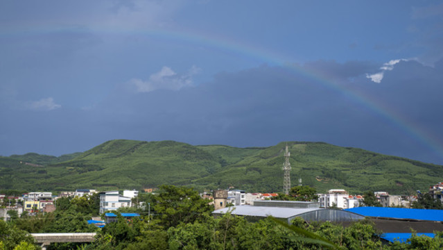 天空彩虹