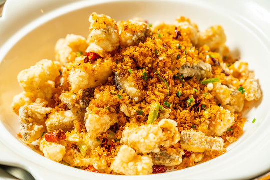 蒜香炸魚(yú)