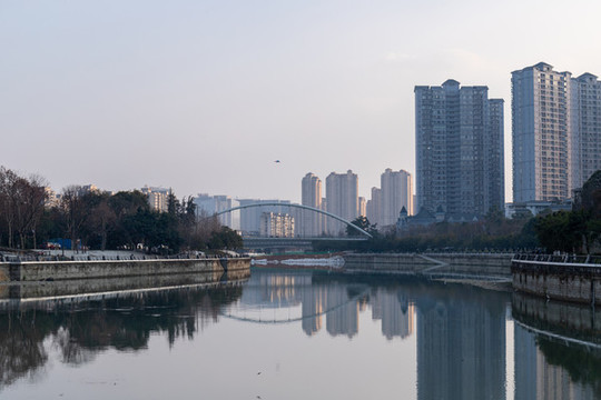 成都東湖公園旁的錦江