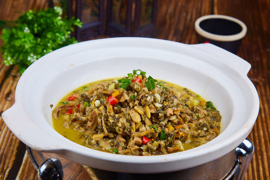 砂鍋鹽菜河蚌肉