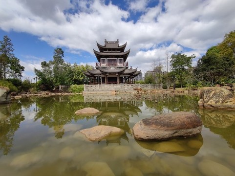 南寧園友園五象湖公園藍(lán)天白云