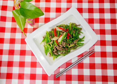 芹菜牛肉絲