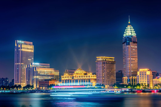 中國上海黃浦江外灘夜景風(fēng)光