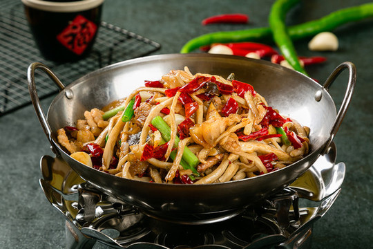 干鍋茶樹(shù)菇