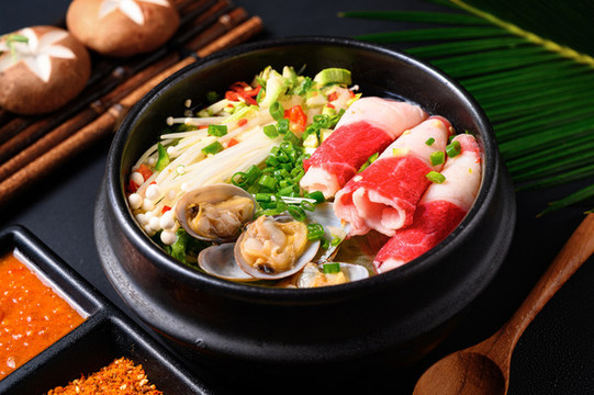 肥牛花甲石鍋飯