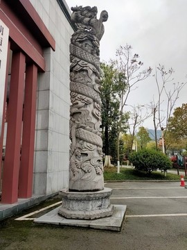 龍柱