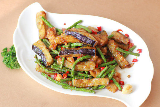 茄子長豆角
