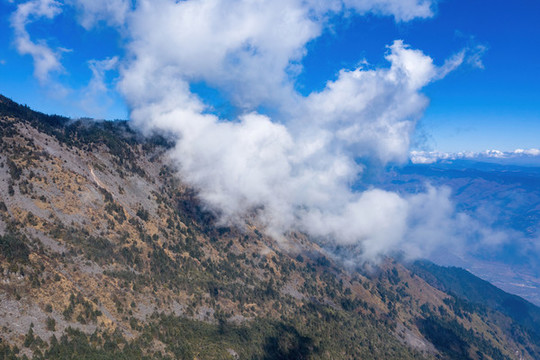 航拍涼山螺髻山