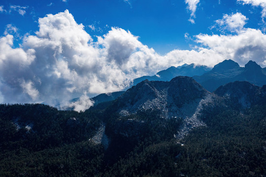 航拍涼山螺髻山