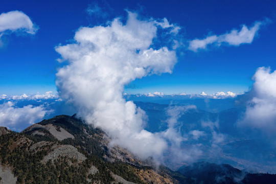 航拍涼山螺髻山