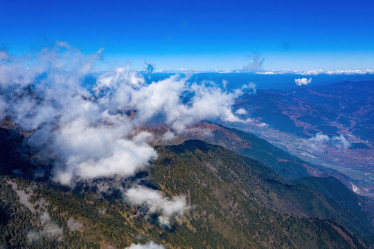 航拍涼山螺髻山