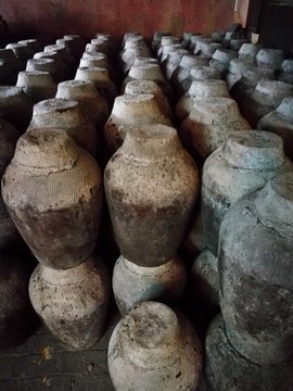 酒壇子