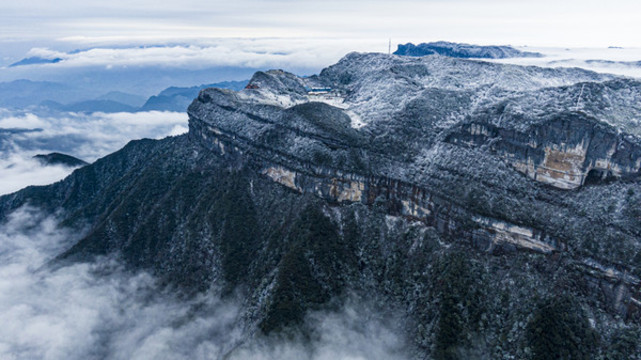 重慶金佛山旅游區(qū)航拍雪景