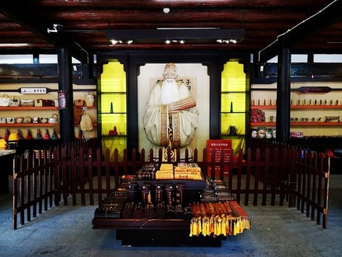 孔子塑像