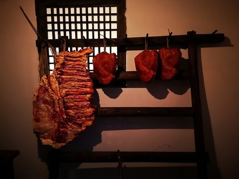 臘肉雕塑