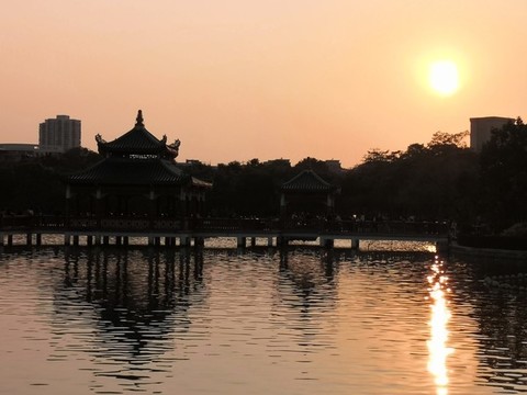 公園夕陽風景