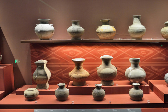 宜昌博物館陶器展廳