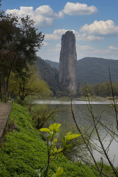 鼎湖峰遠(yuǎn)眺