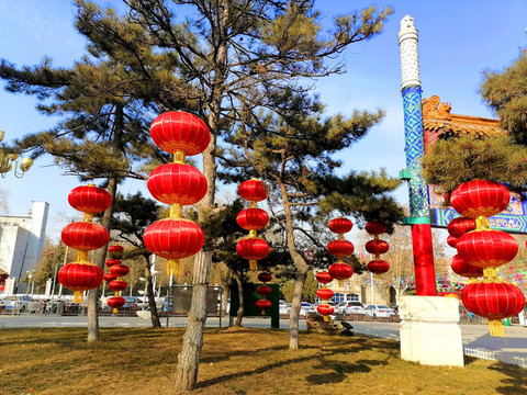張燈結(jié)彩