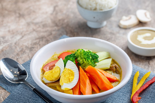 咖喱雜菜雞蛋飯