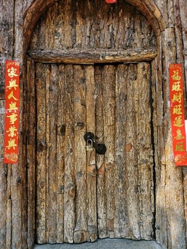原生態(tài)樹皮大門