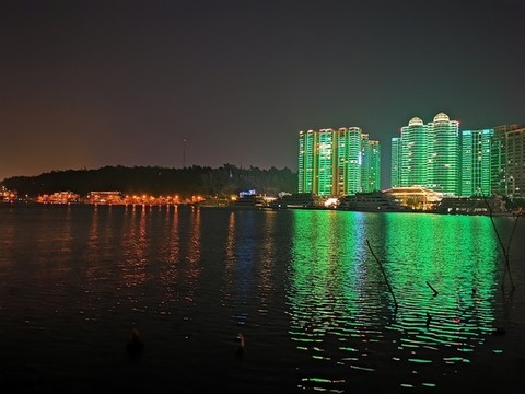 城市建筑夜景燈光倒影
