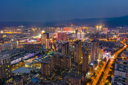 航拍云南大理市區(qū)夜景風(fēng)光