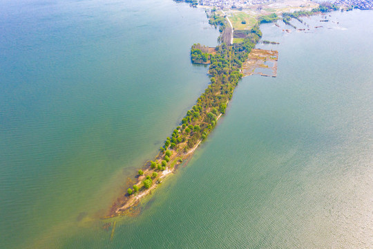 航拍云南大理洱海海舌公園