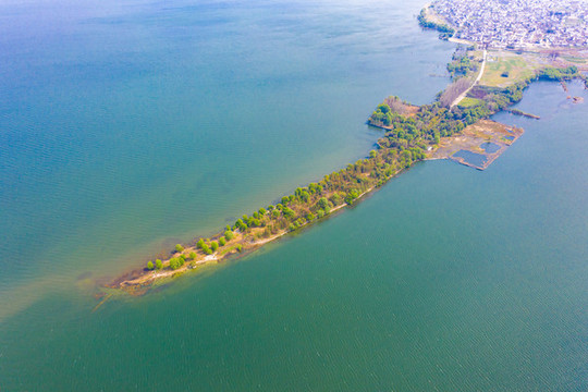 航拍云南大理洱海海舌公園