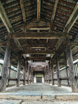 風(fēng)雨橋通道