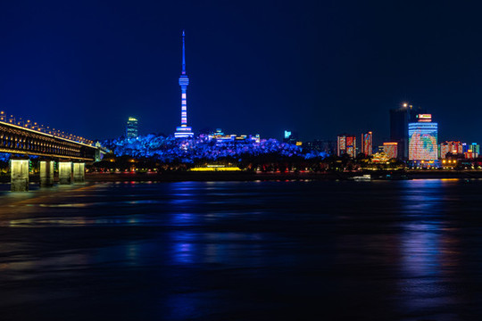武漢長江大橋夜色