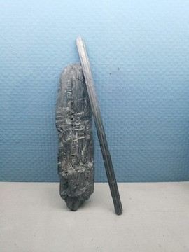 輝銻礦晶體