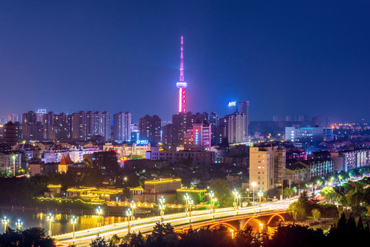 中國江蘇泰州電視塔夜景風(fēng)光