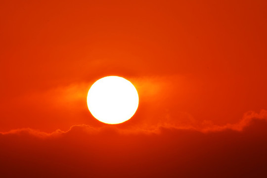 紅日紅霞