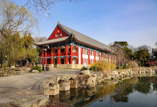 北京大學(xué)建筑與景觀學(xué)院和小橋