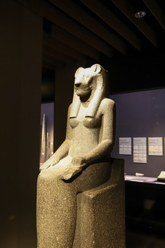 獅頭人身女神