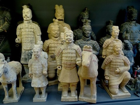 秦俑陶人