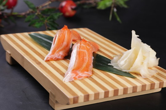 三文魚腹手握