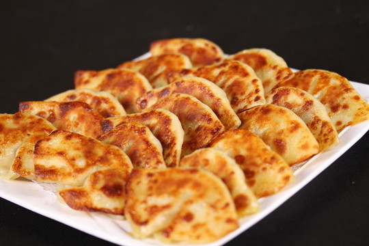 煎餃子