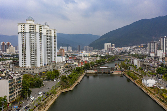 航拍云南大理市區(qū)