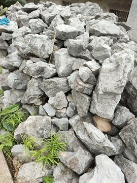 一堆石頭