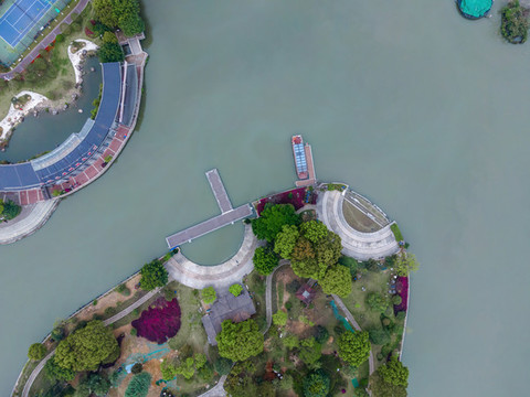 航拍浙江溫州南塘街公園湖泊