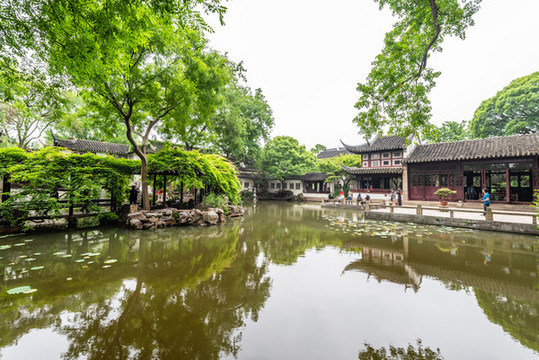 中國蘇州留園的明瑟樓和涵碧山房