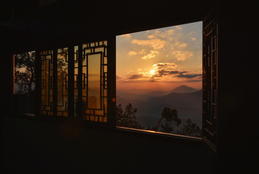 明德樓日出